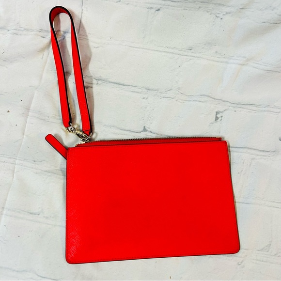 Kate Spade leather wristlet - Picture 2 of 6